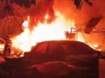 Bengkel Mobil di Ciledug Indah Terbakar Hebat, 5 Kendaraan Hangus Dilalap Api