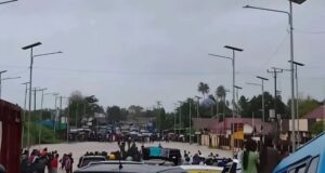 Hujan Deras Picu Banjir di Flyover Pantoloan, Lalu Lintas Sempat Tersendat Hujan Deras Picu Banjir di Flyover Pantoloan, Lalu Lintas Sempat Tersendat