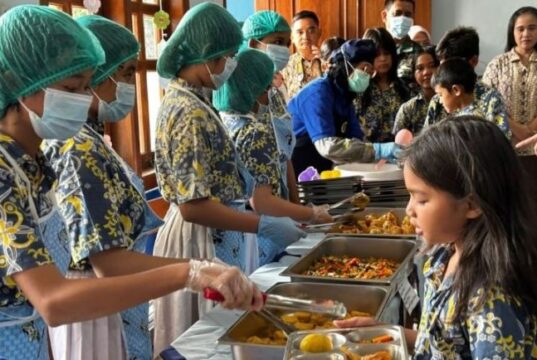 MBG Prasmanan Ditargetkan Hadir di 5.000 SPPG hingga Akhir 2026 MBG Prasmanan Ditargetkan Hadir di 5.000 SPPG hingga Akhir 2026